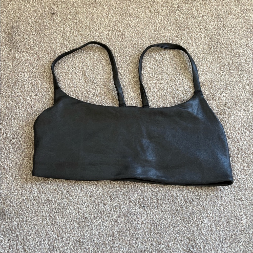 Lululemon Wunder Train Strappy Bra Size 6 Matte Shine Black Foil